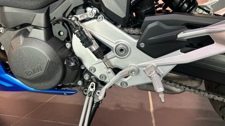 BMW F900 R (25MY)